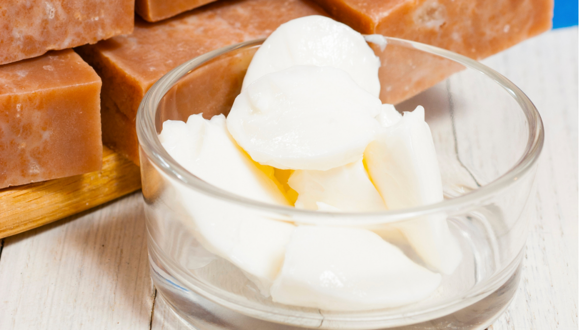 https://www.lilyumetikbakim.com/image/cache/catalog/blog/sodium%20shea%20butterate-1170x668.png